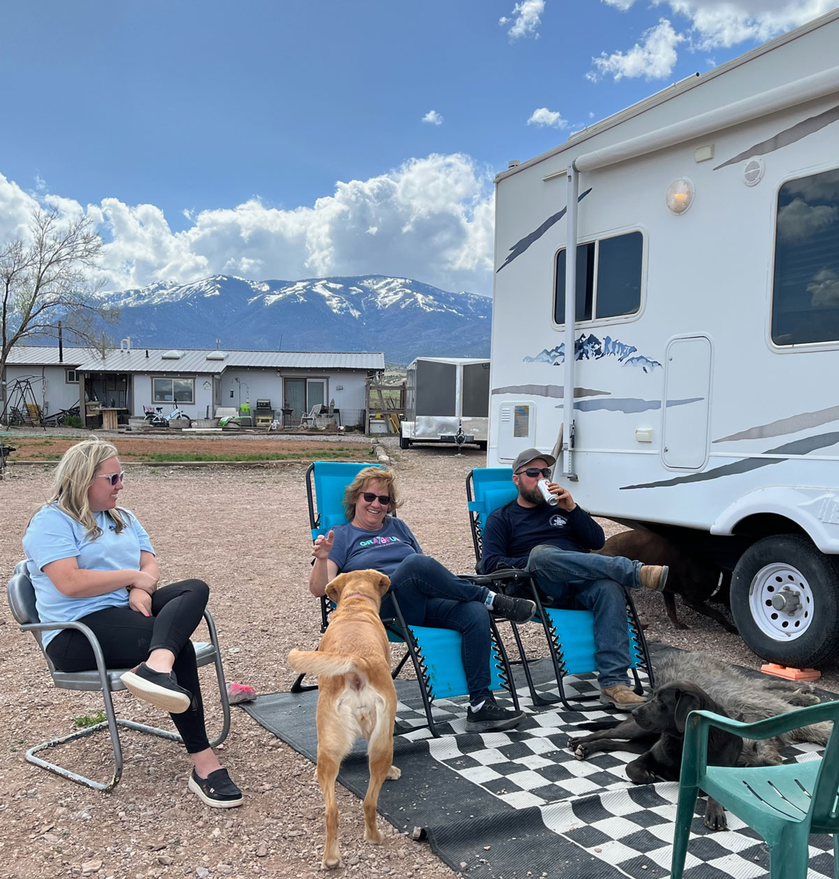 Marysvale-RV-Park-3 Vacationers relaxing at Marysvale RV Park